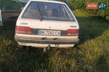 Хэтчбек Mazda 323 1989 в 