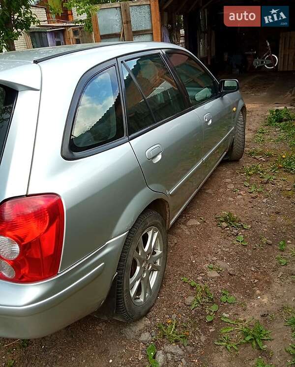 Хэтчбек Mazda 323 2002 в Харькове