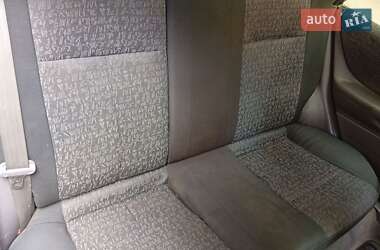 Седан Mazda 323 1999 в 
