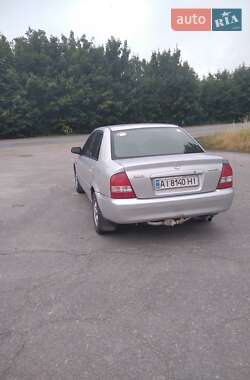 Седан Mazda 323 2002 в 