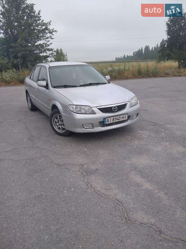Седан Mazda 323 2002 в Тараще