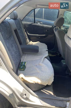 Седан Mazda 323 1998 в 