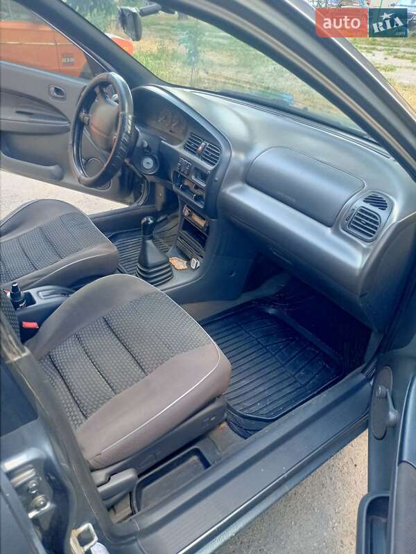 Хэтчбек Mazda 323 1995 в Кропивницком