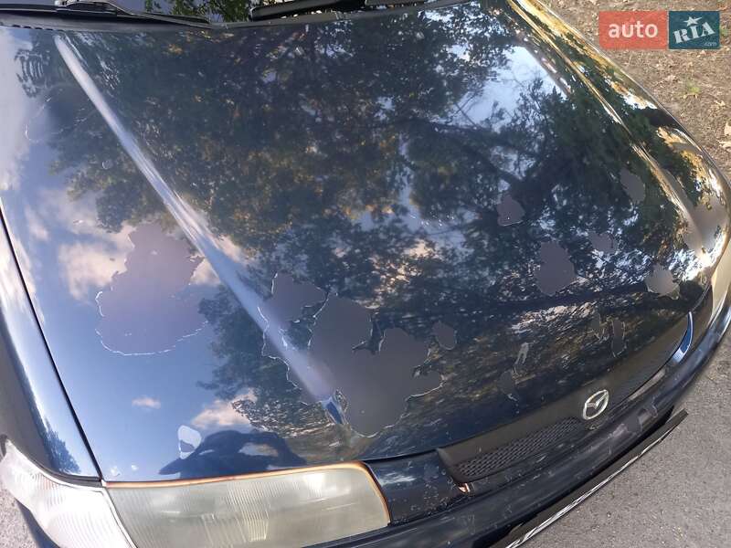 Седан Mazda 323 1997 в Запоріжжі