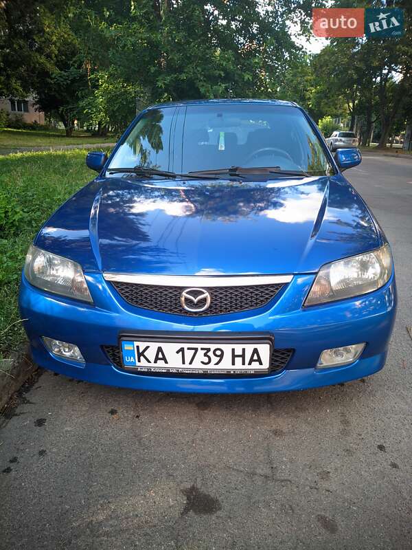 Mazda 323 2001