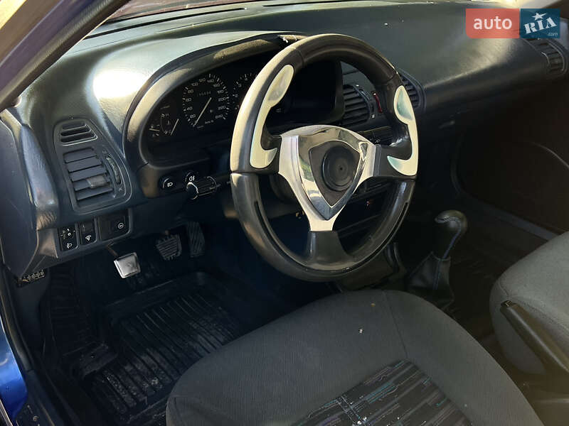 Хэтчбек Mazda 323 1994 в Ахтырке
