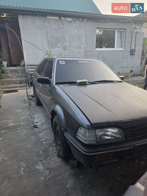 Хэтчбек Mazda 323 1987 в Новомосковске