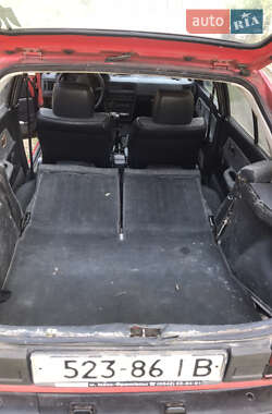 Хэтчбек Mazda 323 1987 в 