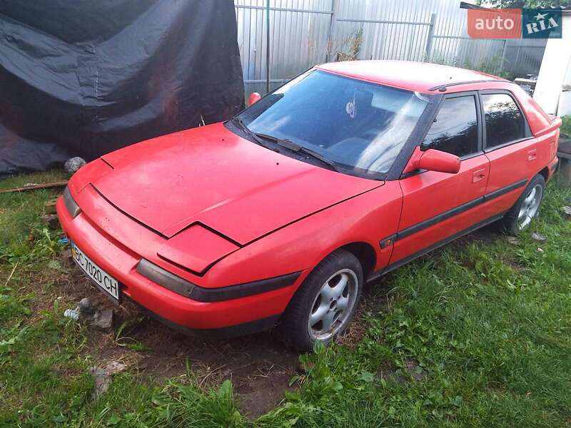 Хэтчбек Mazda 323 1990 в Киеве