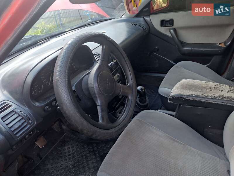 Хэтчбек Mazda 323 1990 в Киеве