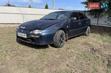 Хэтчбек Mazda 323 1997 в 