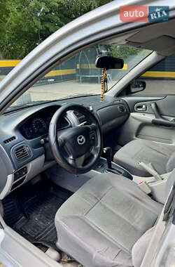 Хэтчбек Mazda 323 2002 в 
