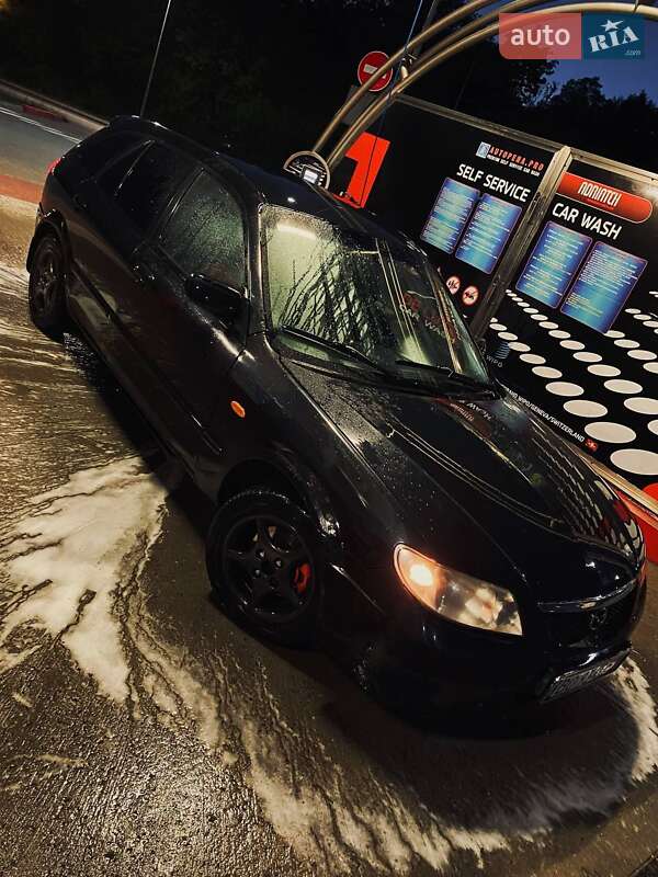 Mazda 323 2002