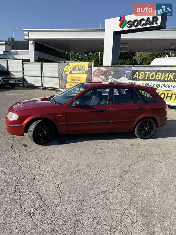 Хетчбек Mazda 323 1999 в Києві