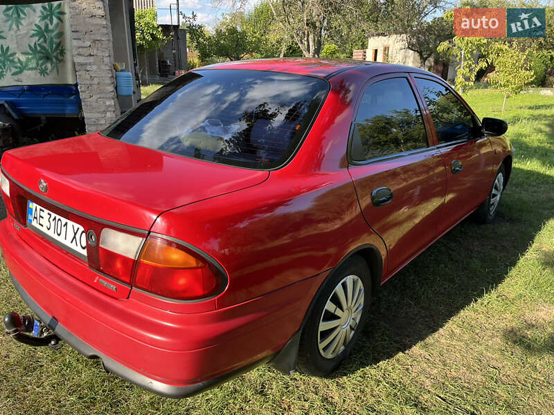 Седан Mazda 323 1997 в Каменском