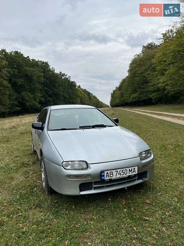 Хэтчбек Mazda 323 1998 в 