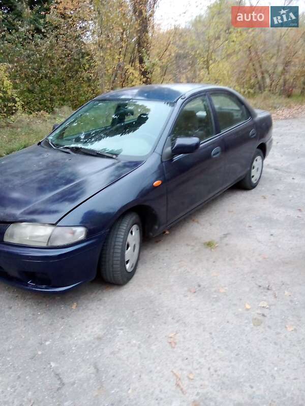 Седан Mazda 323 1997 в Переяславе