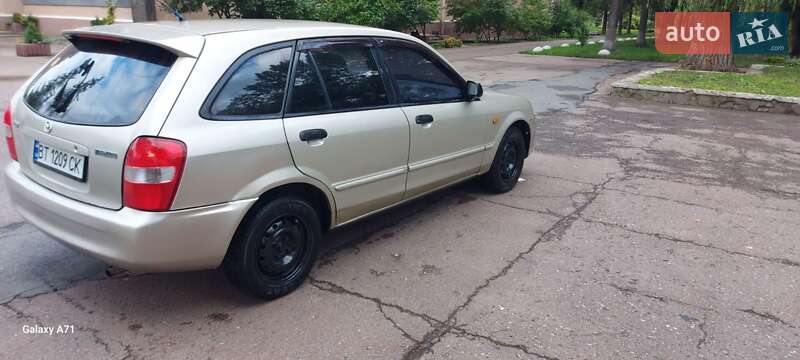 Хэтчбек Mazda 323 2002 в Калуше