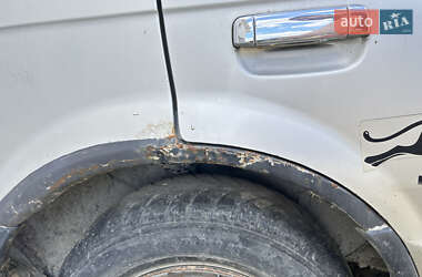 Хэтчбек Mazda 323 1988 в 