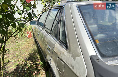 Хэтчбек Mazda 323 1988 в 
