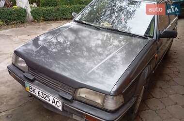 Хетчбек Mazda 323 1989 в Здолбуніві