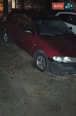 Хетчбек Mazda 323 2001 в 