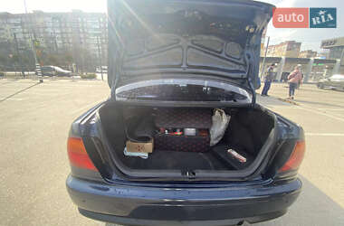 Седан Mazda 323 1997 в 