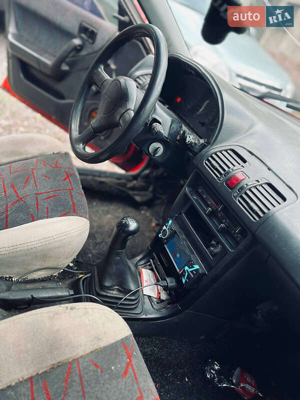 Хэтчбек Mazda 323 1990 в Одессе фото 6 Хэтчбек Mazda 323 1990 в Одессе