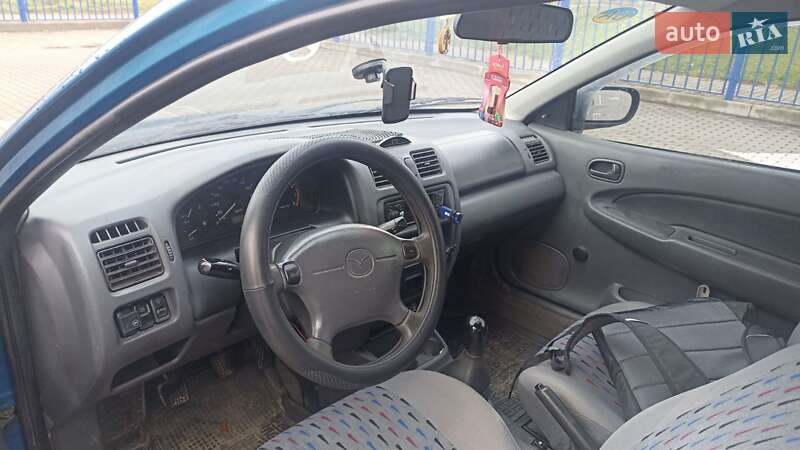 Хэтчбек Mazda 323 1998 в Нововолынске