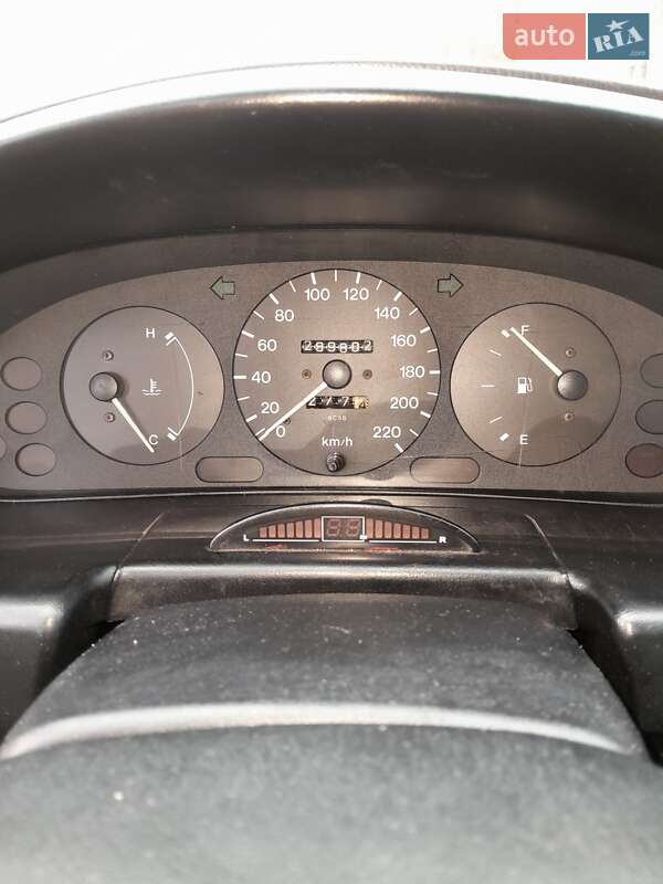 Седан Mazda 323 1996 в Синельниково фото 7 Седан Mazda 323 1996 в Синельниково