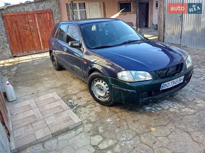 Хэтчбек Mazda 323 2000 в Перемышлянах