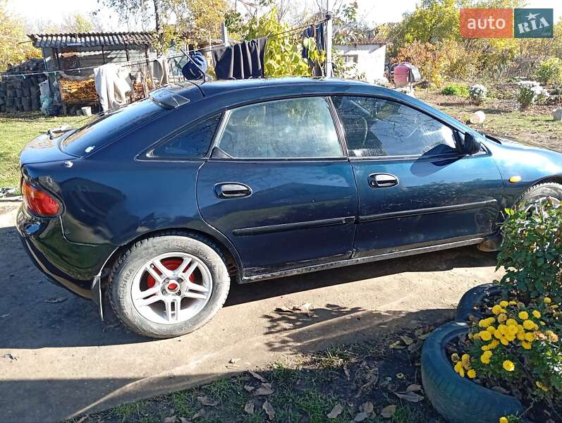 Хэтчбек Mazda 323 1994 в Новоселице