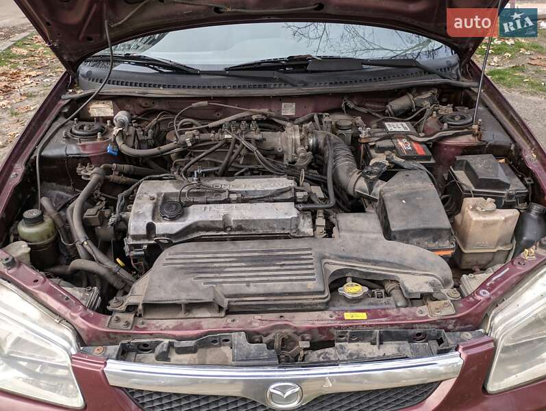 Хэтчбек Mazda 323 1998 в Киеве