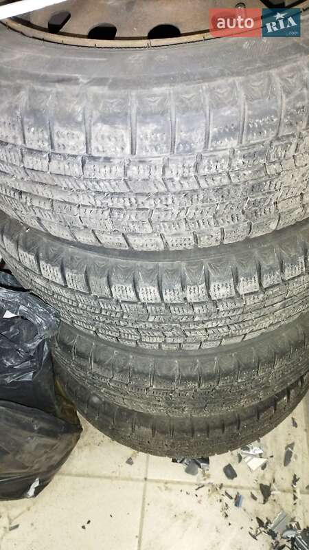 Хэтчбек Mazda 323 1998 в Киеве