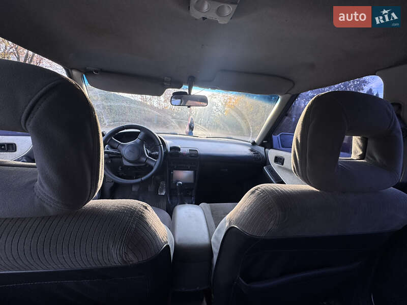 Хэтчбек Mazda 323 1990 в Днепре