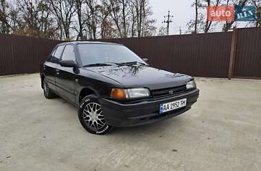 Седан Mazda 323 1995 в Обухове