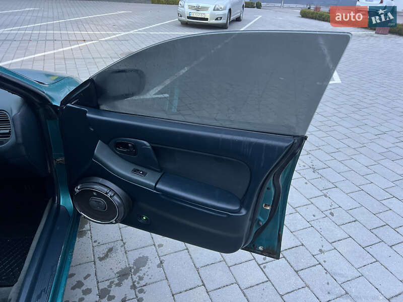 Хетчбек Mazda 323 1996 в Вінниці