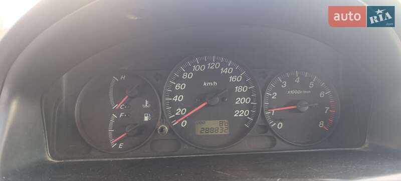 Хетчбек Mazda 323 2002 в Рафалівці фото 4 Хетчбек Mazda 323 2002 в Рафалівці