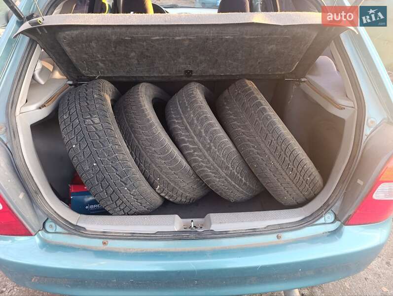 Хетчбек Mazda 323 2002 в Рафалівці фото 3 Хетчбек Mazda 323 2002 в Рафалівці