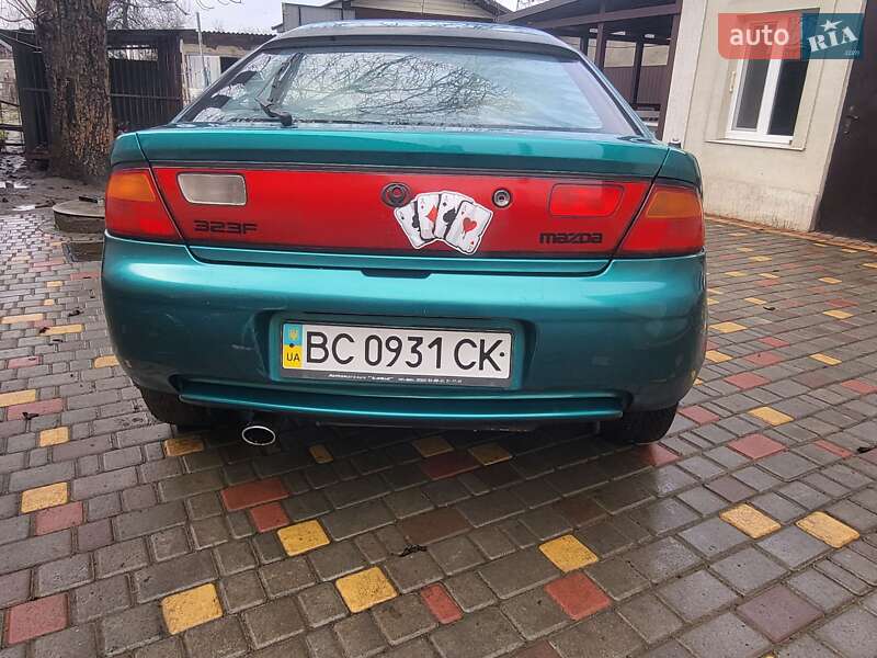 Хэтчбек Mazda 323 1996 в Подольске