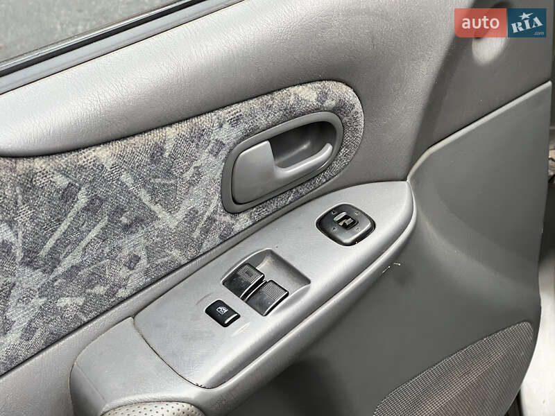 Хетчбек Mazda 323 1999 в Дніпрі фото 8 Хетчбек Mazda 323 1999 в Дніпрі