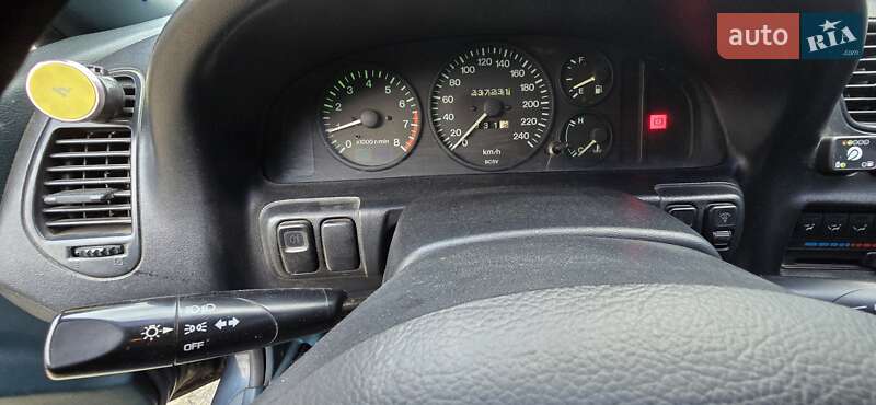 Хэтчбек Mazda 323 1996 в Новых Петровцах
