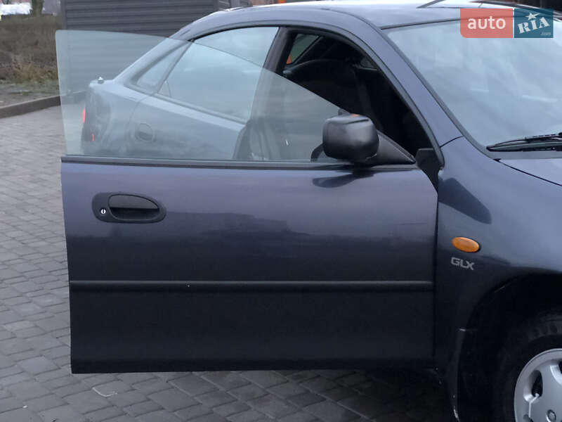 Хетчбек Mazda 323 1998 в Харкові