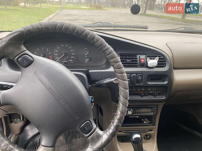 Седан Mazda 323 1996 в Кременчуці фото 3 Седан Mazda 323 1996 в Кременчуці