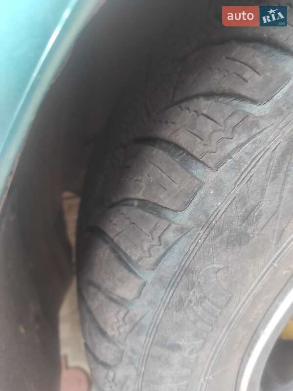 Хэтчбек Mazda 323 1995 в Раздельной