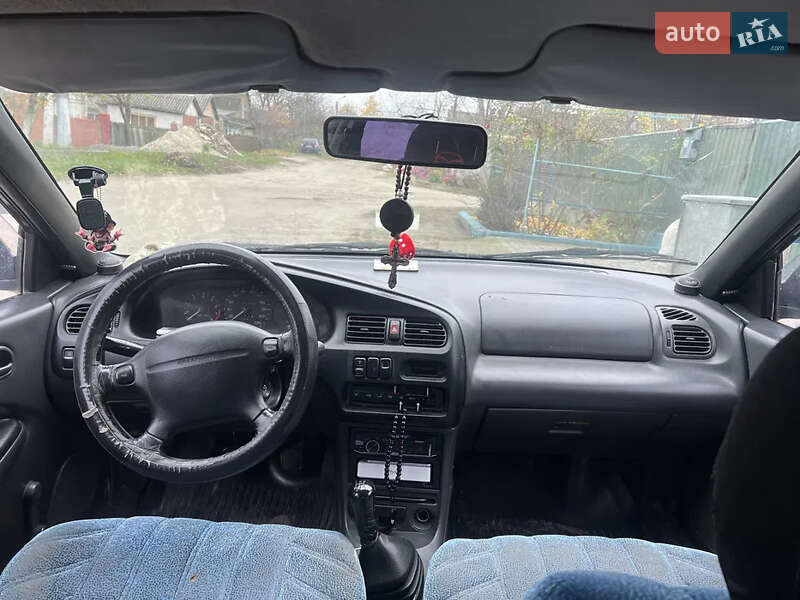 Седан Mazda 323 1995 в Василькове
