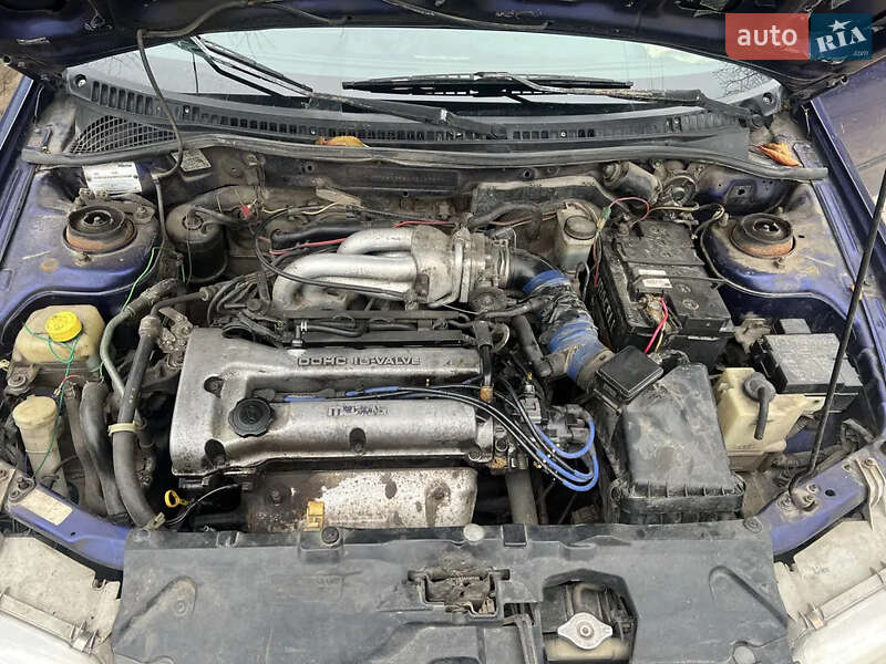 Седан Mazda 323 1995 в Василькове