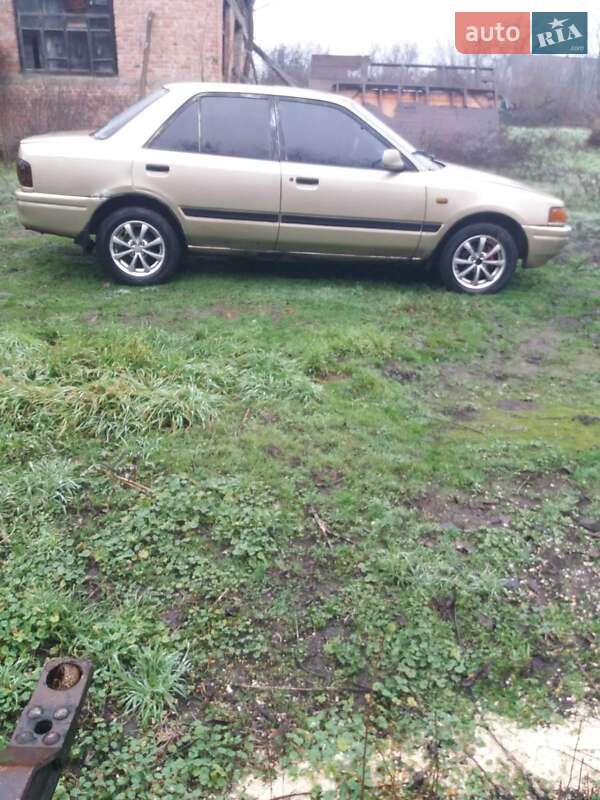 Mazda 323 1992