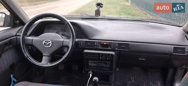 Седан Mazda 323 1994 в Таращі