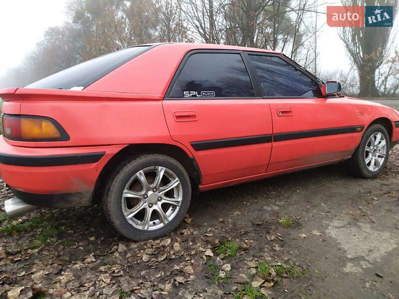 Купе Mazda 323 1992 в Обухове